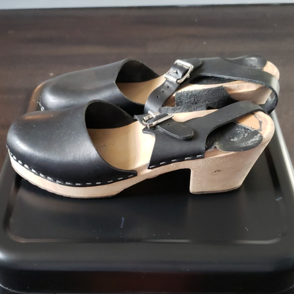 Lotta clogs